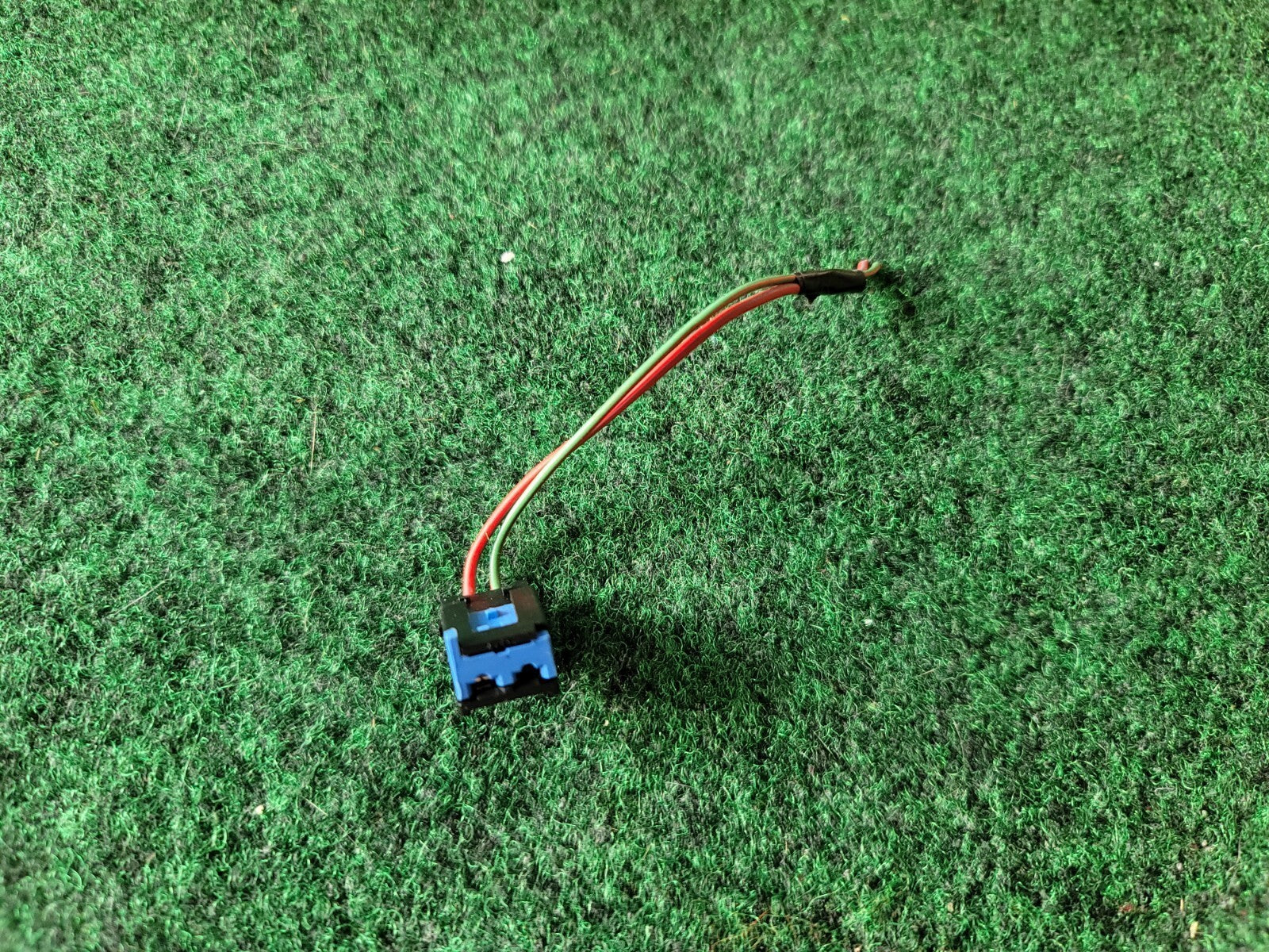 11-21 Jeep Grand Cherokee FUEL FILLER DOOR SWITCH GAS SWITCH Pigtail Wire 9L9