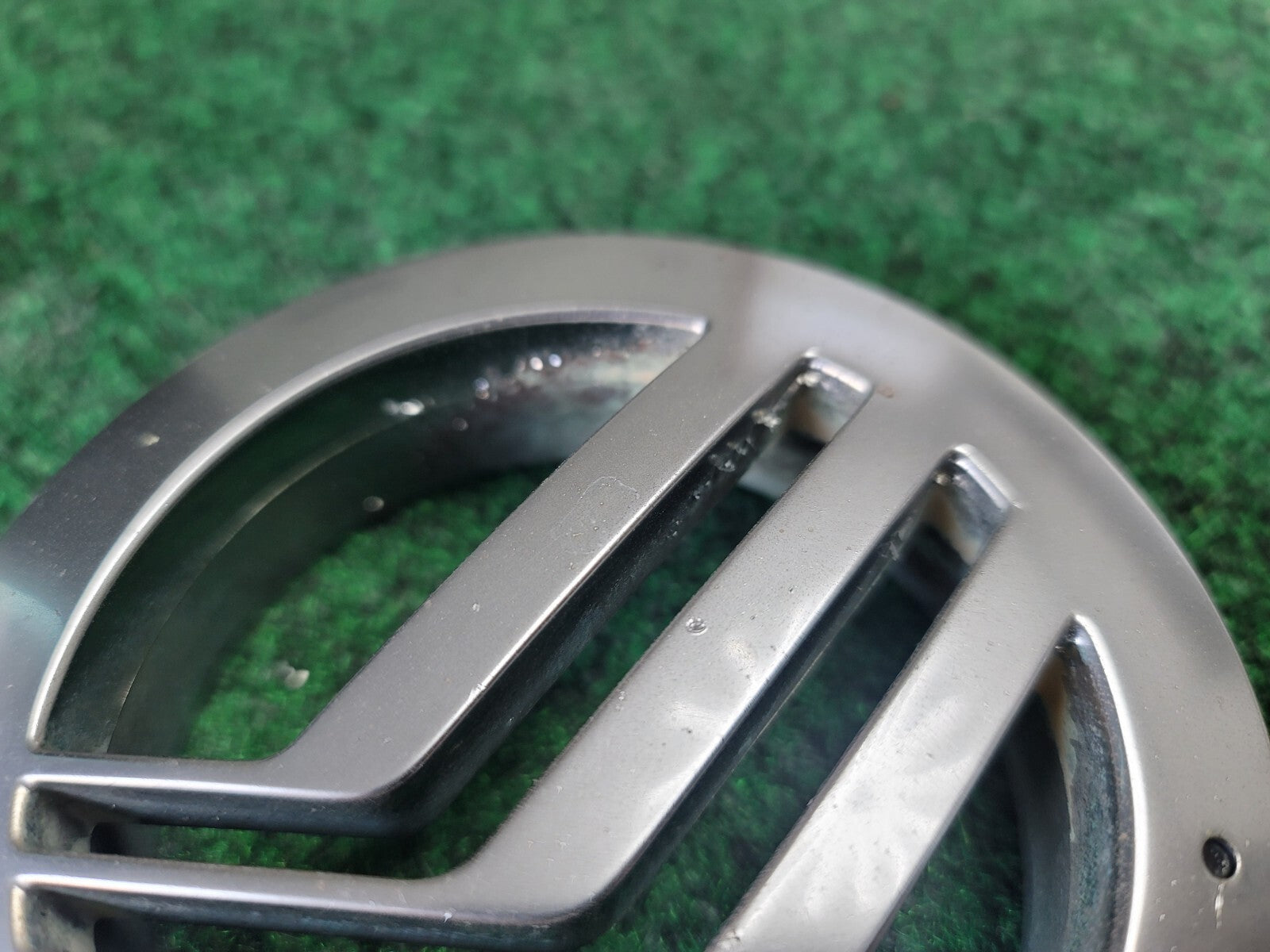 02 03 04 05 MERCURY MOUNTAINEER FRONT GRILLE EMBLEM LOGO BADGE SIGN SYMBOL 1M1