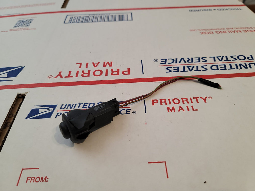 OEM 2011-2021 Jeep Grand Cherokee FUEL FILLER DOOR SWITCH GAS HATCH SWITCH 8L3