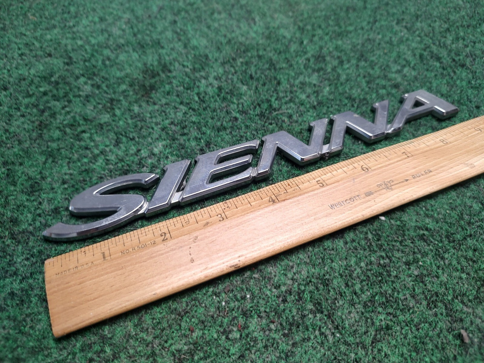 07 08 09 10 TOYOTA SIENNA REAR LID GATE CHROME EMBLEM LOGO BADGE USED OEM 3S6