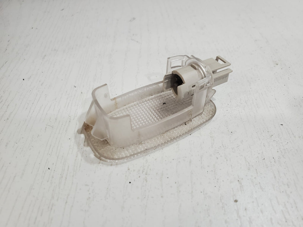 2010 - 2013 MERCEDES BENZ C300 INTERIOR COURTESY LIGHT LAMP A2218200401 OEM 7L9