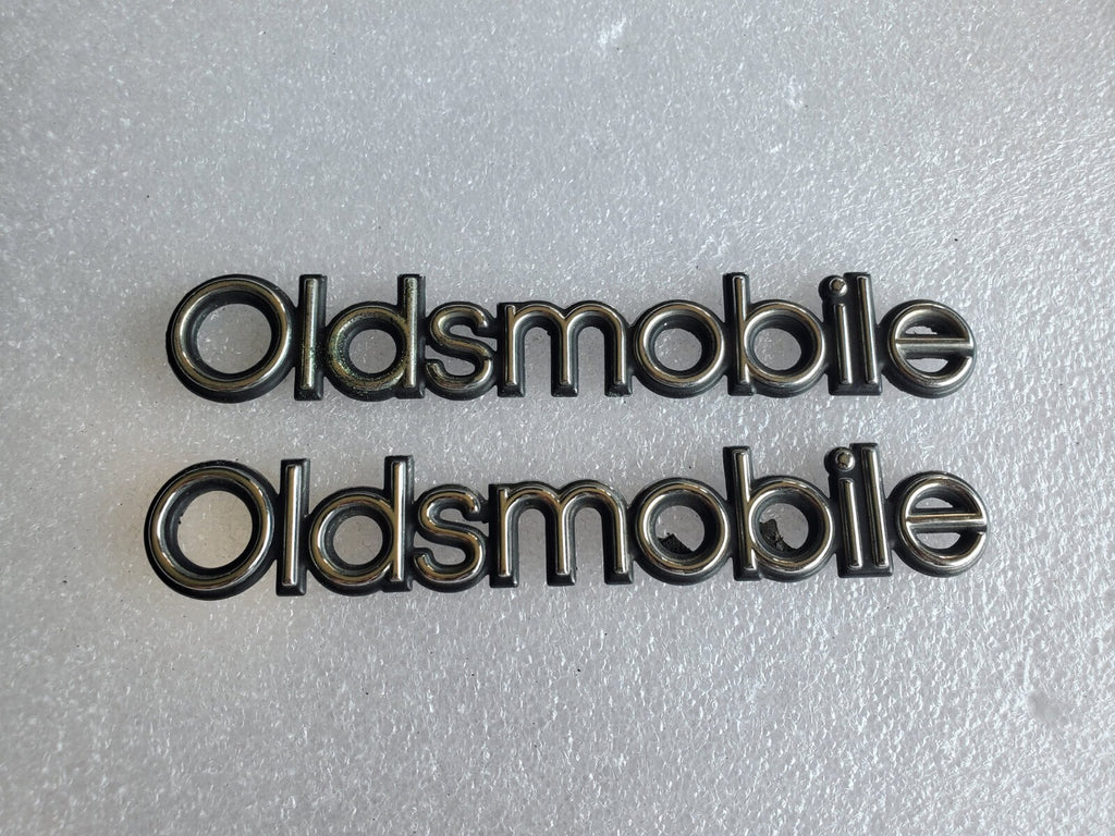 (2) Oldsmobile OEM Chrome Black 5.1" Emblem Badge Logo Nameplate Name Plate VNTG