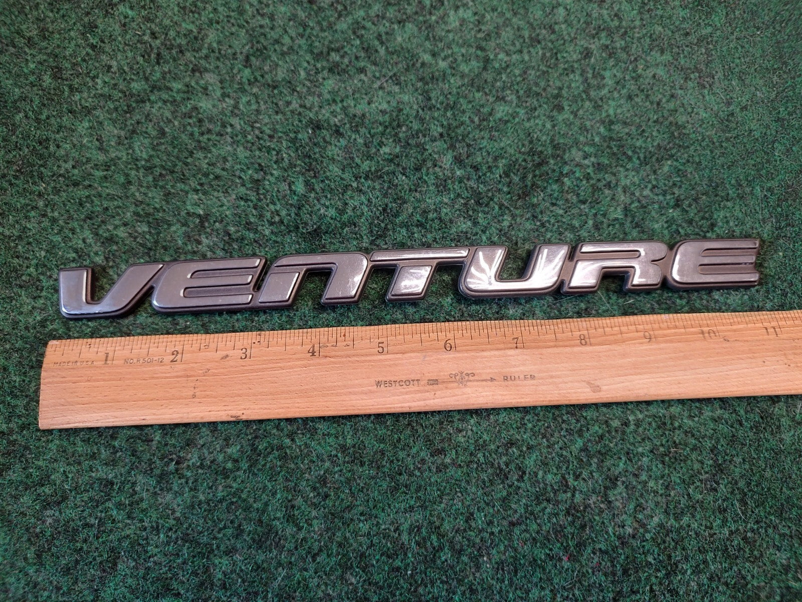 1997-2005 CHEVROLET VENTURE REAR EMBLEM BADGE LOGO CHROME OEM 3S1