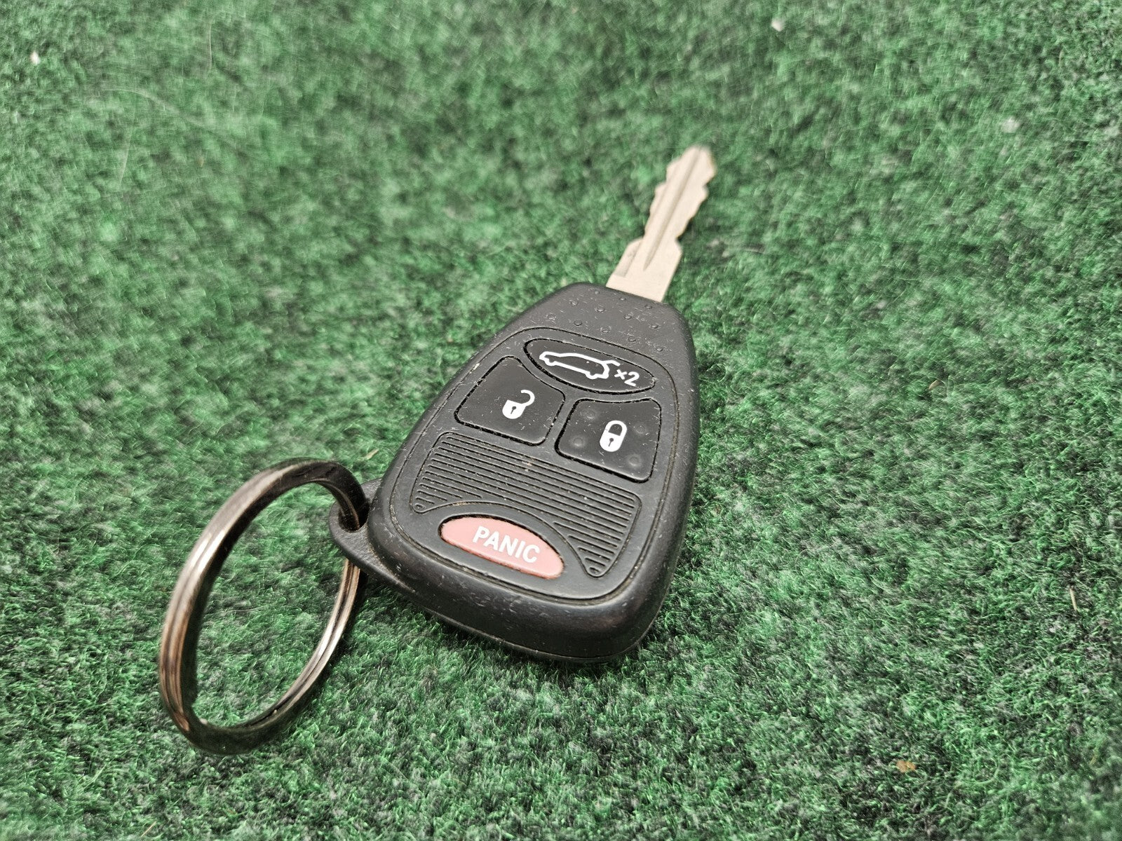 OEM CHRYSLER PACIFICA JEEP LIBERTY KEYLESS REMOTE KEY FOB KEY Used Cut Key GL3