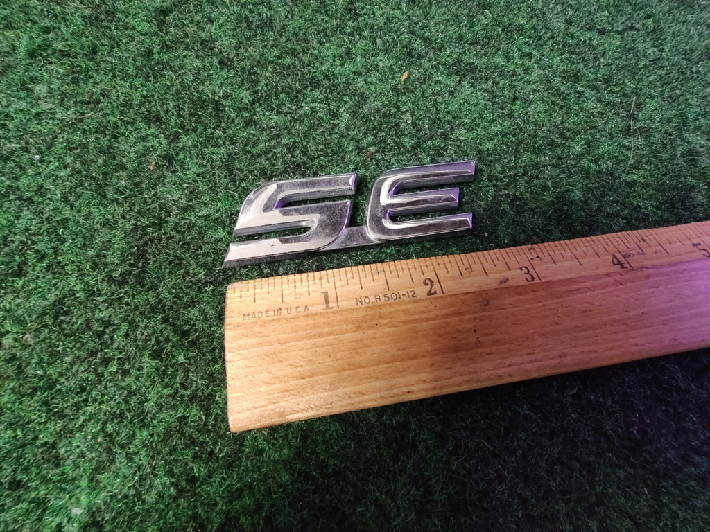 99 00 01 02 03 FORD WINDSTAR SE REAR CHROME EMBLEM LOGO BADGE SYMBOL USED 6S4