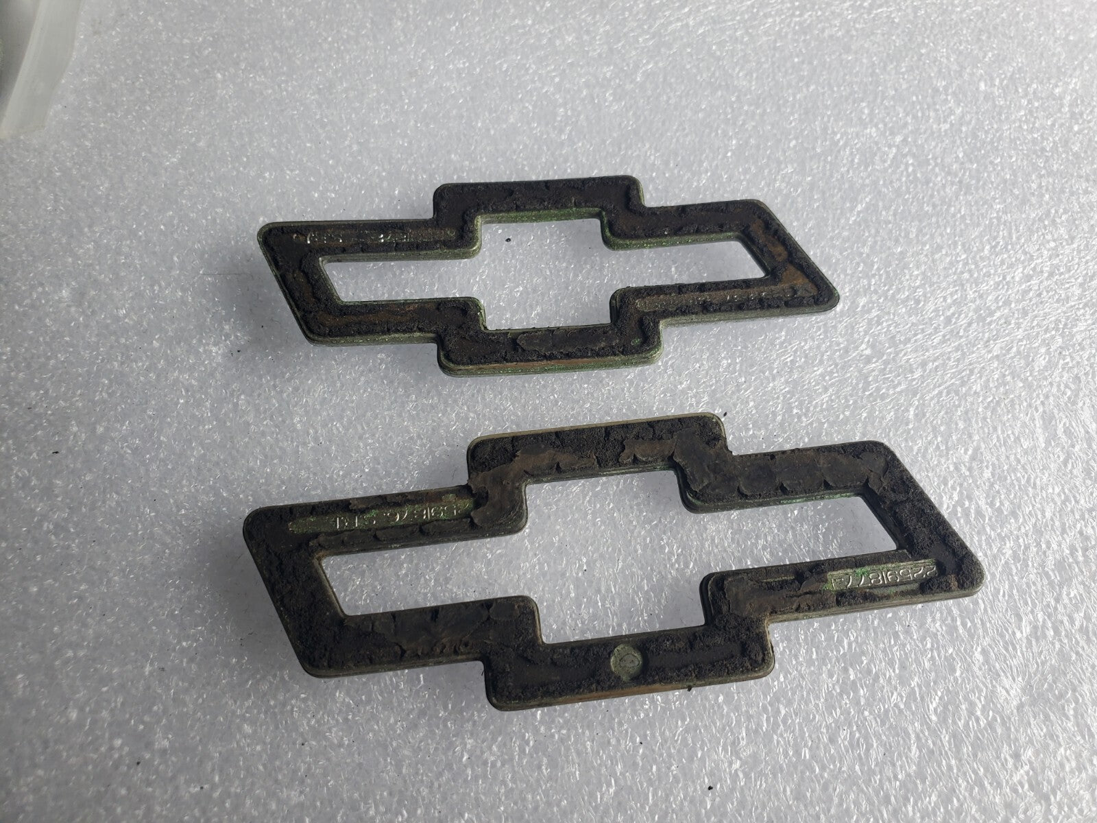 (2) 1995-1999 Chevrolet Cavalier Blue Bowtie Emblem 22591872 OEM VNTG