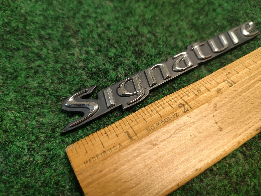 03-11 LINCOLN TOWN CAR SIGNATURE SIDE EMBLEM LOGO BADGE SIGN SYMBOL USED 4S3