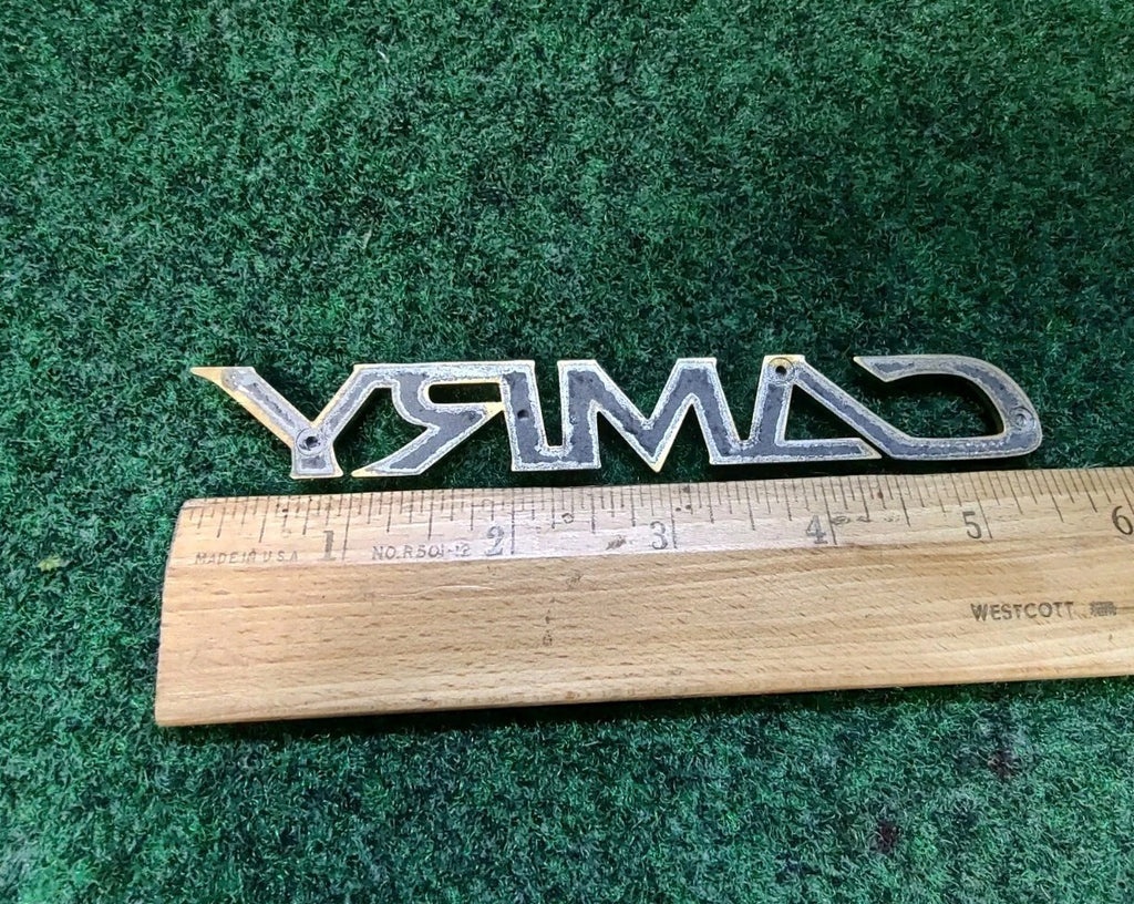 TOYOTA CAMRY REAR GATE LID GOLD EMBLEM LOGO BADGE SYMBOL OEM 9L3
