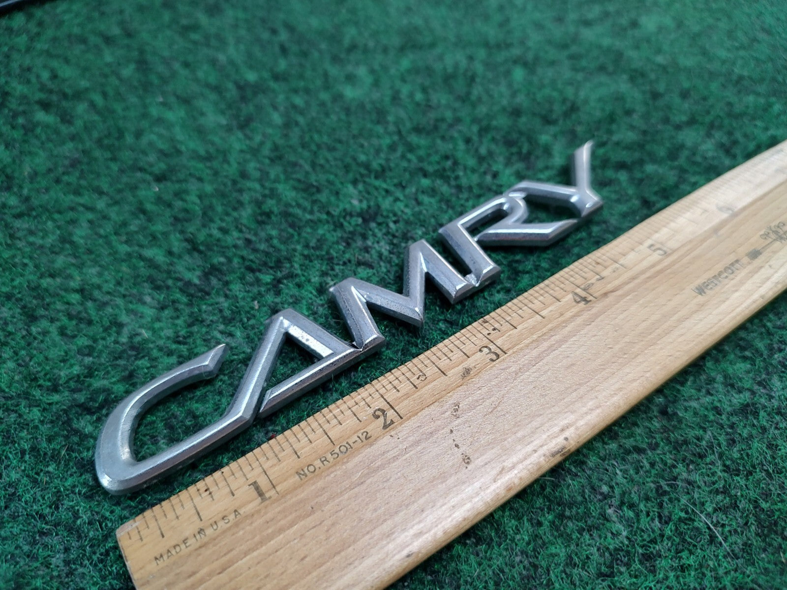 2002-2006 TOYOTA  CAMRY REAR TRUNK EMBLEM BADGE 75442-AA020 4S1