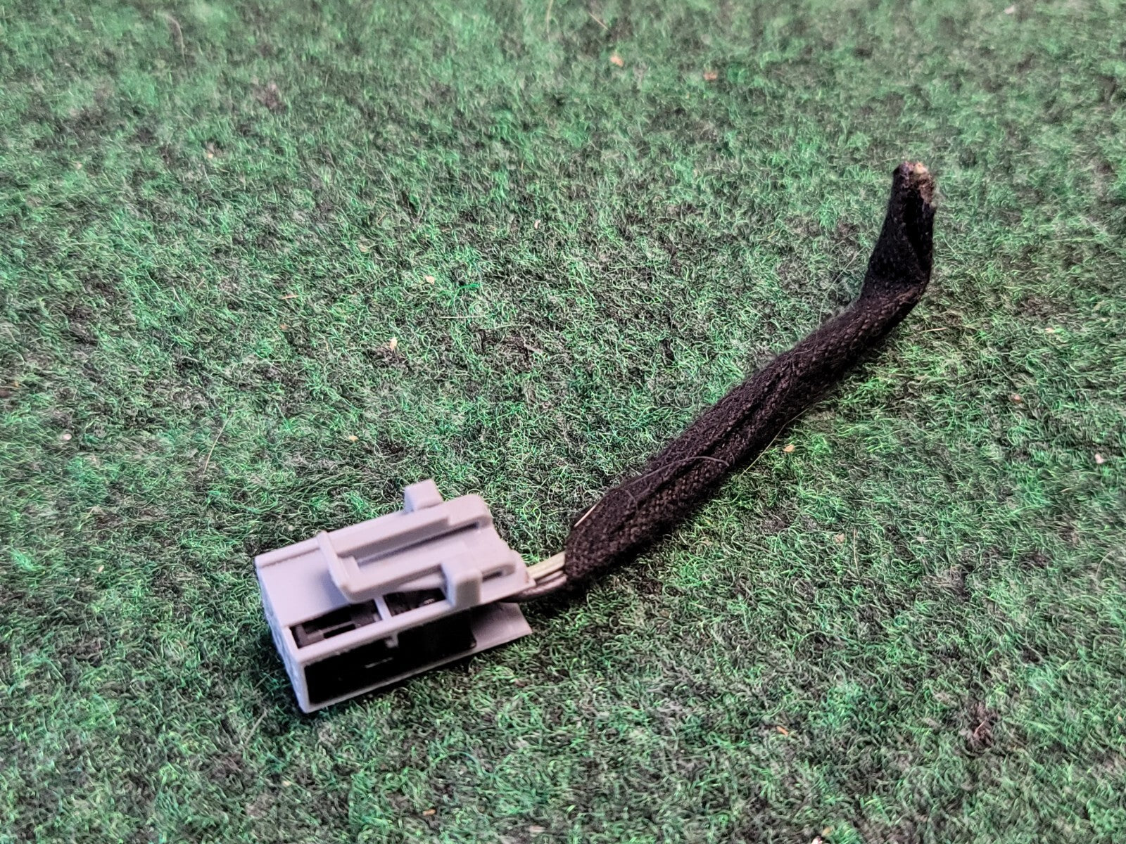 2013 2014 2015 Chevrolet Malibu Hazard Warning Switch Pigtail Wire Cut OEM 7L1