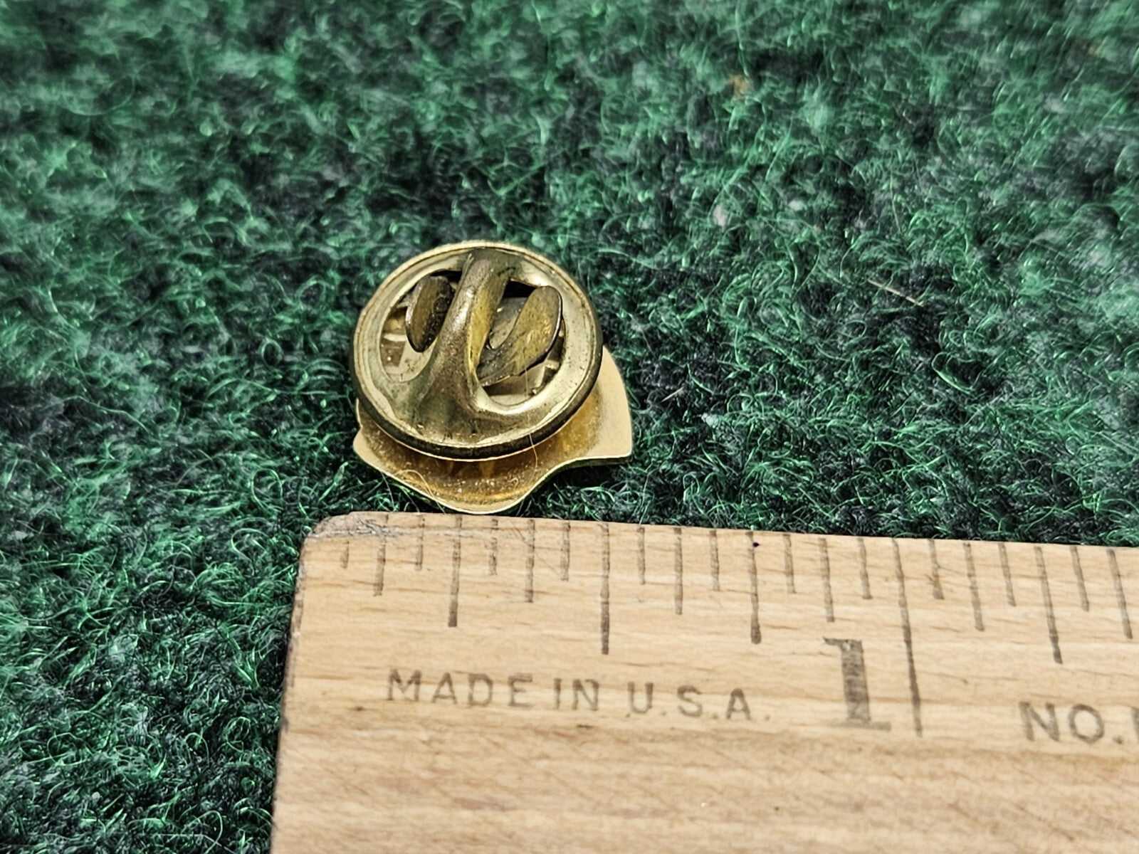 Vintage 1980s United Way Gold Tone Union Made Metal Lapel Pin