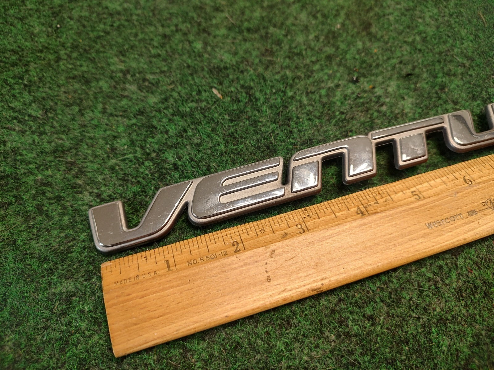 1997-2005 CHEVROLET VENTURE REAR EMBLEM BADGE LOGO CHROME OEM 3S4