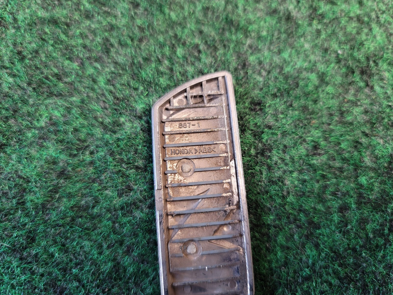 1998-2007 HONDA ACCORD V6 REAR EMBLEM BADGE SYMBOL OEM 7L1
