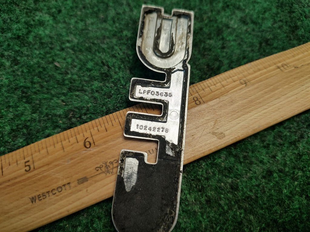 Oldsmobile 1997-2004 Silhouette Gold Rear Trunk Emblem Badge Logo 10242278 5S1