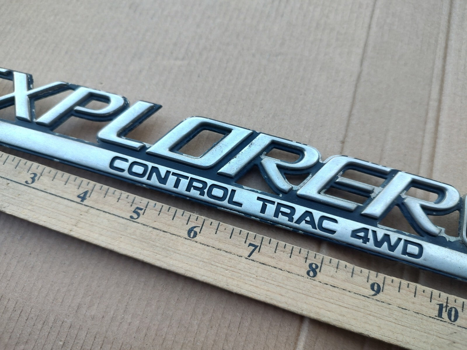 1995 96 97 FORD EXPLORER XLT CONTROL TRAC 4WD REAR EMBLEM LOGO BADGE SYMBOL MT1