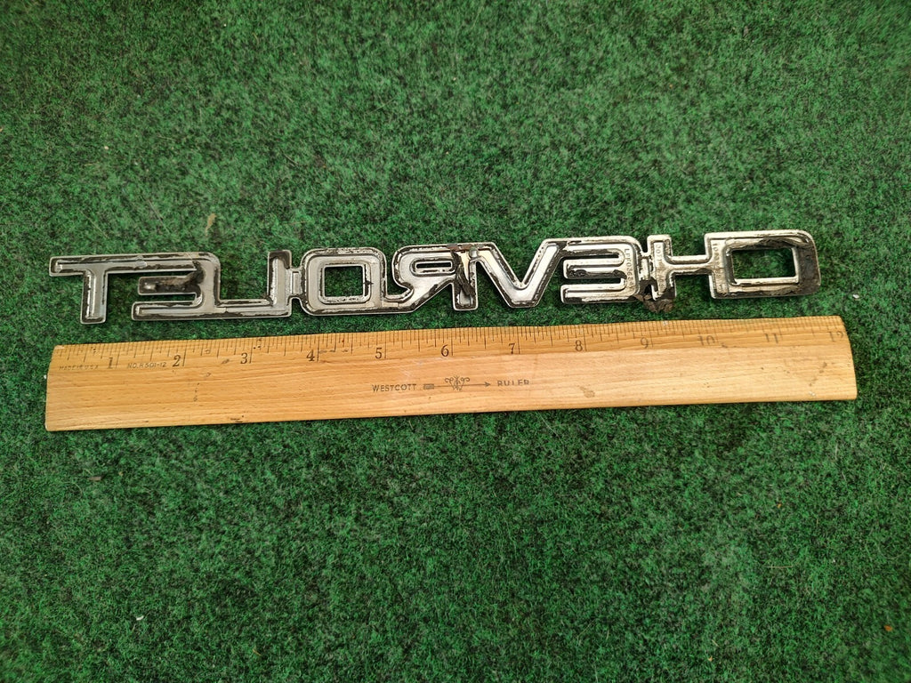 Chevrolet 1997-2003 Blazer 1999-2005 Venture Rear Emblem Badge Logo 10237582 2S6