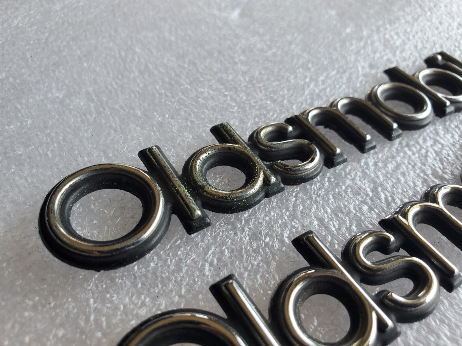 (2) Oldsmobile OEM Chrome Black 5.1" Emblem Badge Logo Nameplate Name Plate VNTG