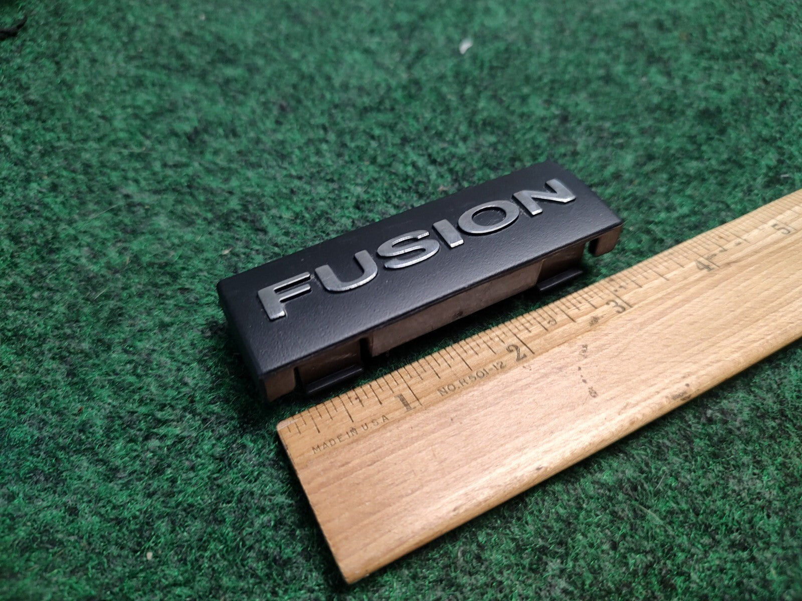 2006-2009 FORD FUSION DASH EMBLEM LOGO BADGE SYMBOL USED OEM 2S9