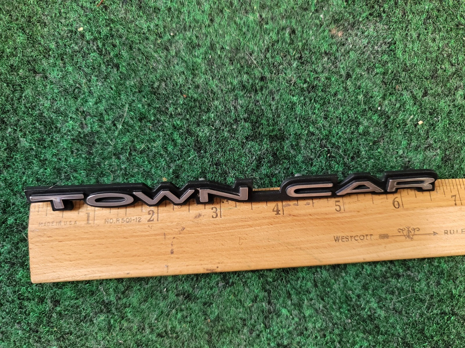 1998-2002 LINCOLN TOWN CAR OEM L/R REAR ROOF EMBLEM / BADGE F8VB-16B114-DA 1M2