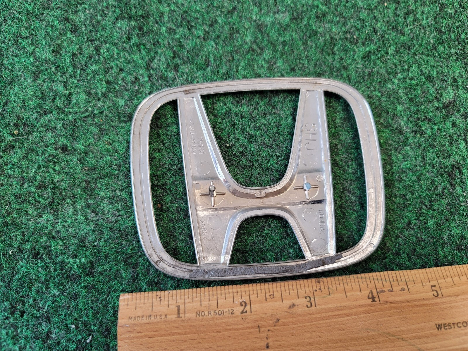 2005-2010 HONDA ODYSSEY REAR LIFTGATE EMBLEM LOGO SYMBOL 75701-SHJ-A000 OEM 1M4