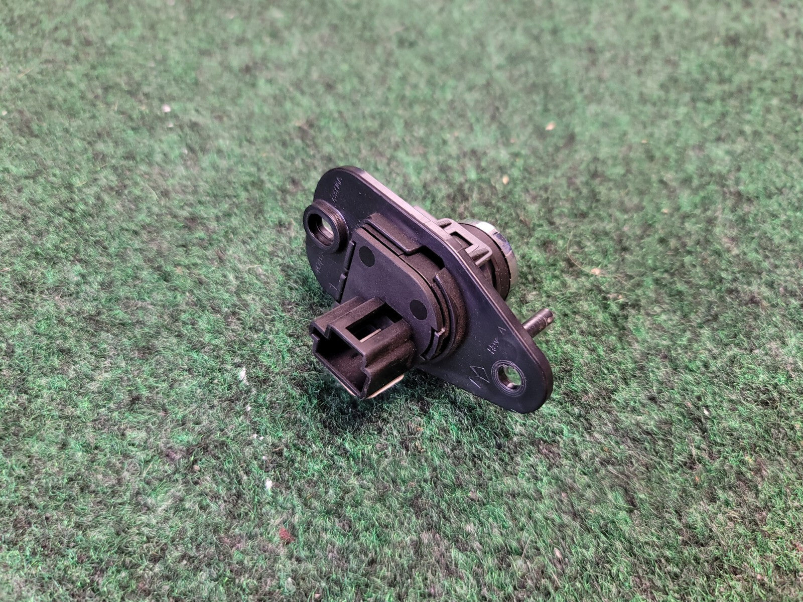 2011-2014 DODGE CHRYSLER REAR TRUNK LID RELEASE SWITCH BUTTON 56046228AC 6L9