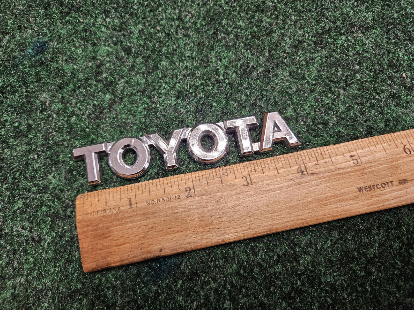 TOYOTA 04-08 Solara 09-11 Matrix Rear Trunk Lid Hatch Emblem OEM 75447-AA040 5M9