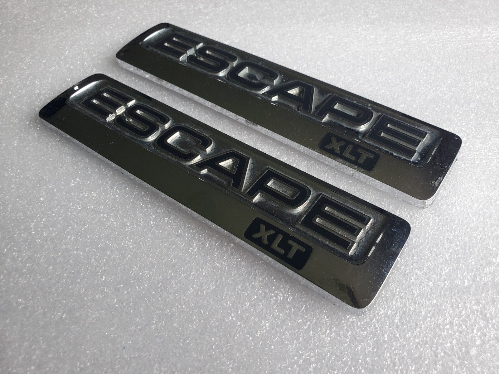 (2) 08 09 10 11 12 FORD ESCAPE XLT REAR GATE CHROME EMBLEM LOGO BADGE OEM 2L3
