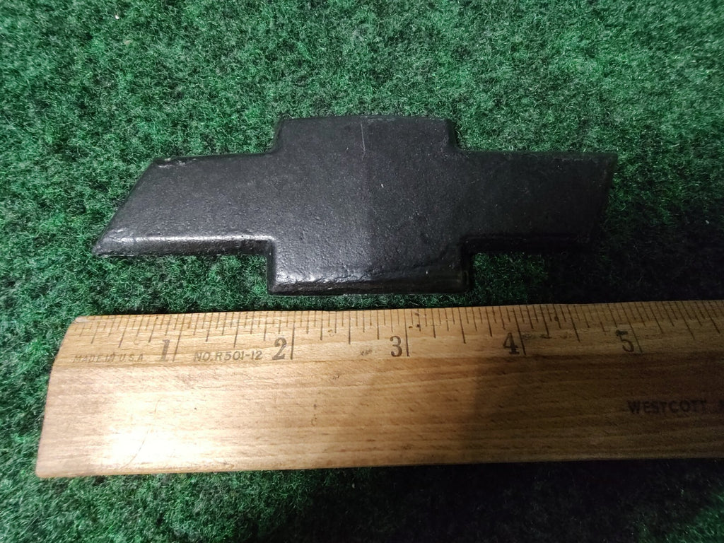 OEM GM CHEVROLET Bow Tie Grille Grile Emblem Badge Used 5.5" 6L5