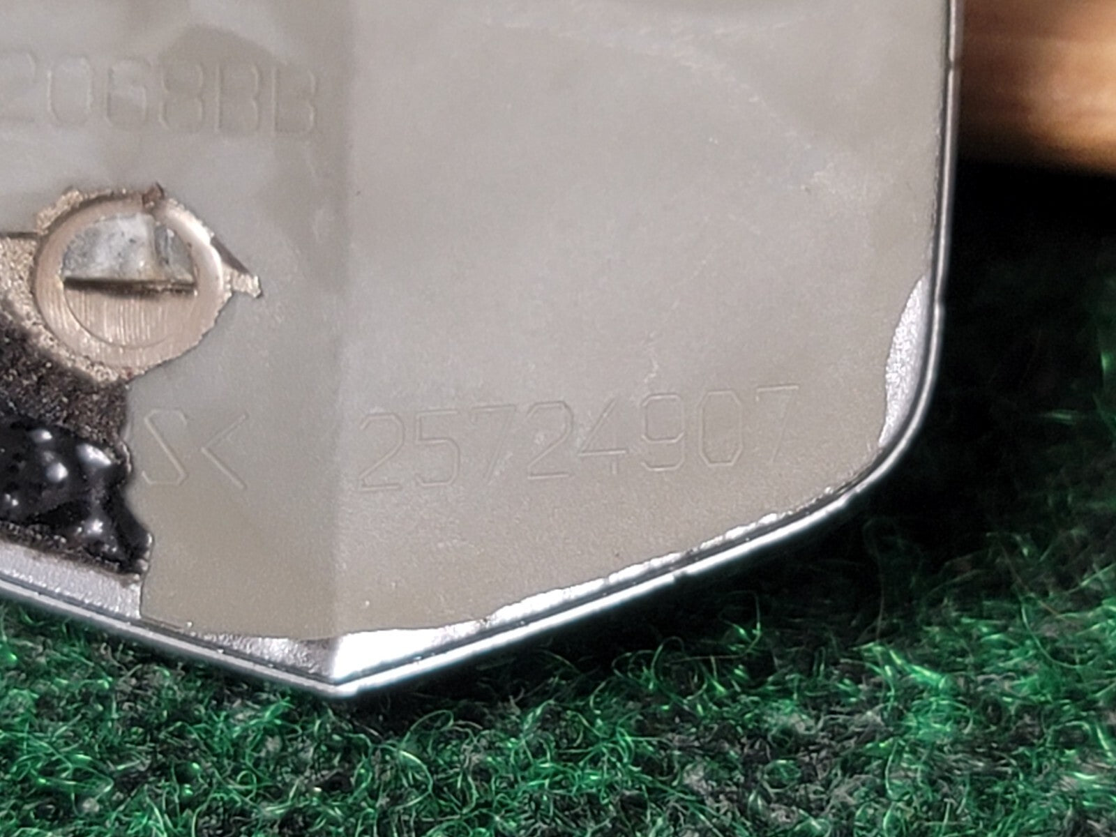 Cadillac OEM Emblem Badge Logo Name Plate 25724907 5S8