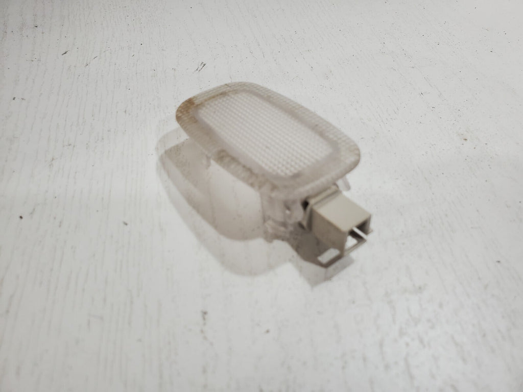 2010 - 2013 MERCEDES BENZ C300 INTERIOR COURTESY LIGHT LAMP A2218200401 OEM 7L9