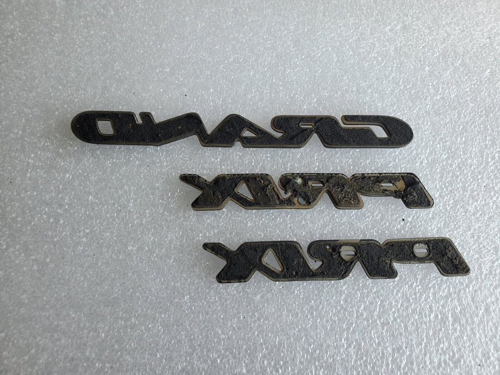 1997 1998 1999 2003 Pontiac Grand Prix Door Name Plate Chrome NAMEPLATE OEM VNTG