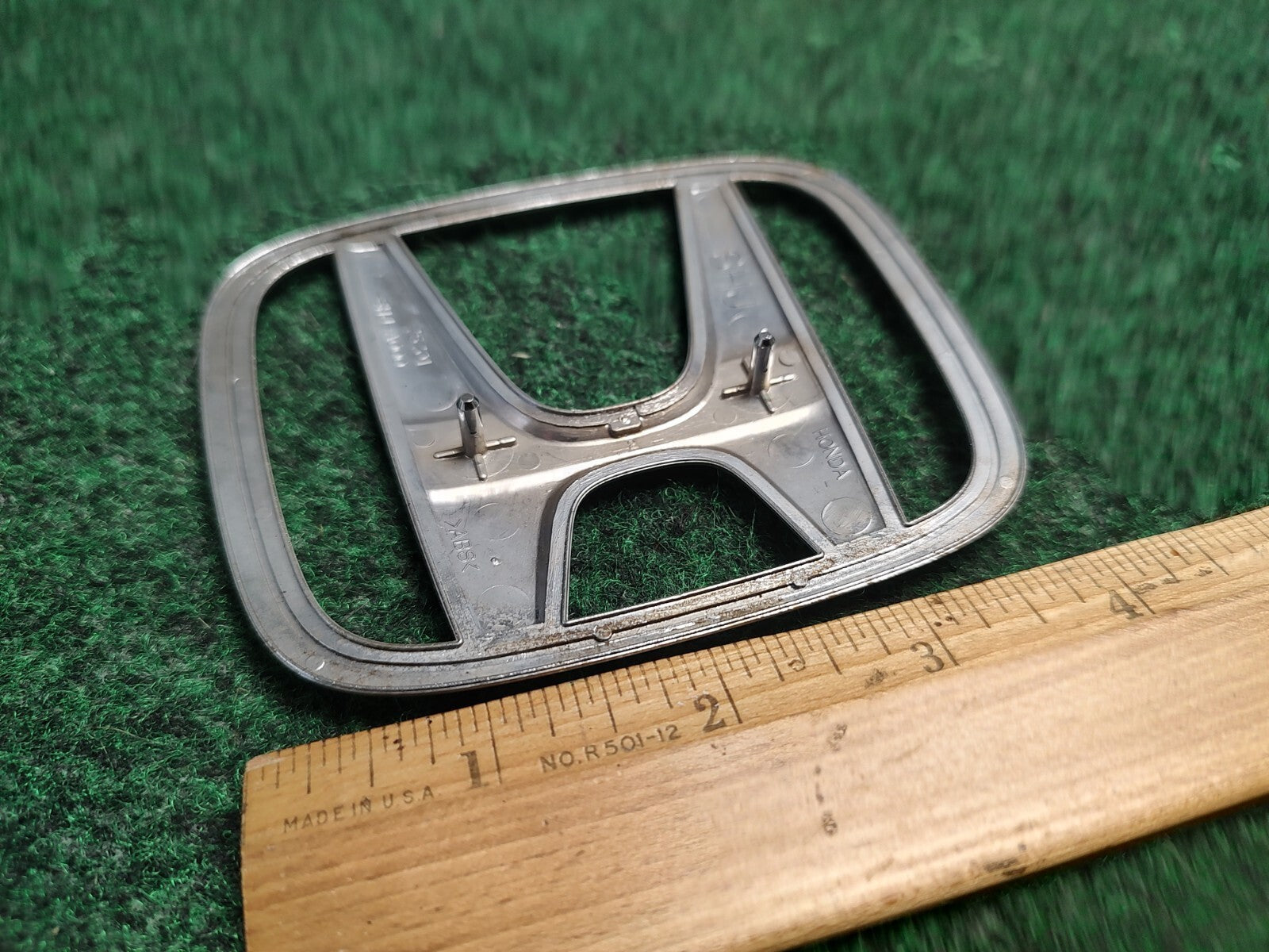 2005-2010 HONDA ODYSSEY REAR LIFTGATE EMBLEM LOGO SYMBOL 75701-SHJ-A000 OEM 2S9