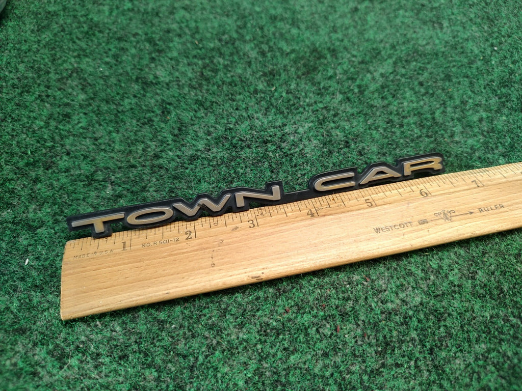 1998-2002 LINCOLN TOWN CAR OEM L/R REAR ROOF EMBLEM / BADGE F8VB-16B114-DA 3S8