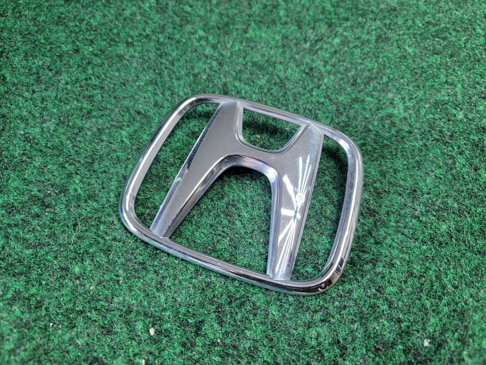 2005-2010 HONDA ODYSSEY REAR LIFTGATE EMBLEM LOGO SYMBOL 75701-SHJ-A000 OEM 1M1