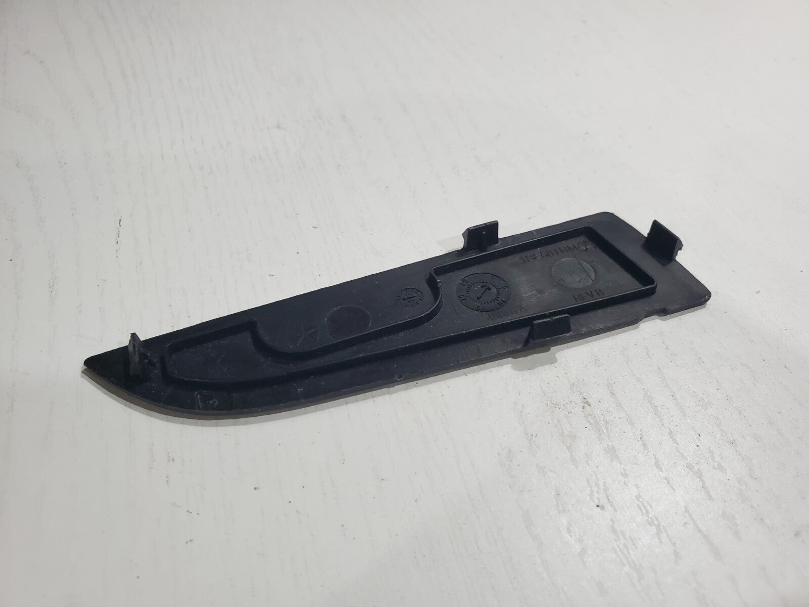 2012 2013 CHRYSLER 300C RIGHT REAR ARM REST PLUG COVER TRIM 6L3