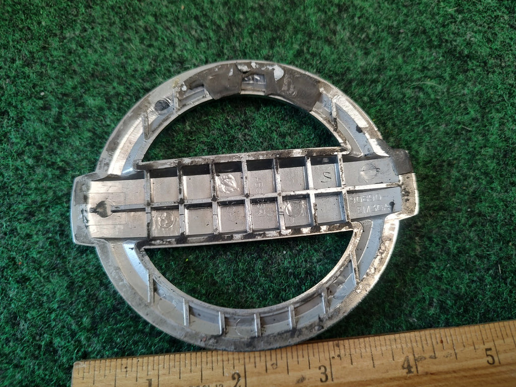 2007 2009 2010 2011 2012 Nissan Versa Rear Trunk Badge Emblem 90890-EM30A 3S9