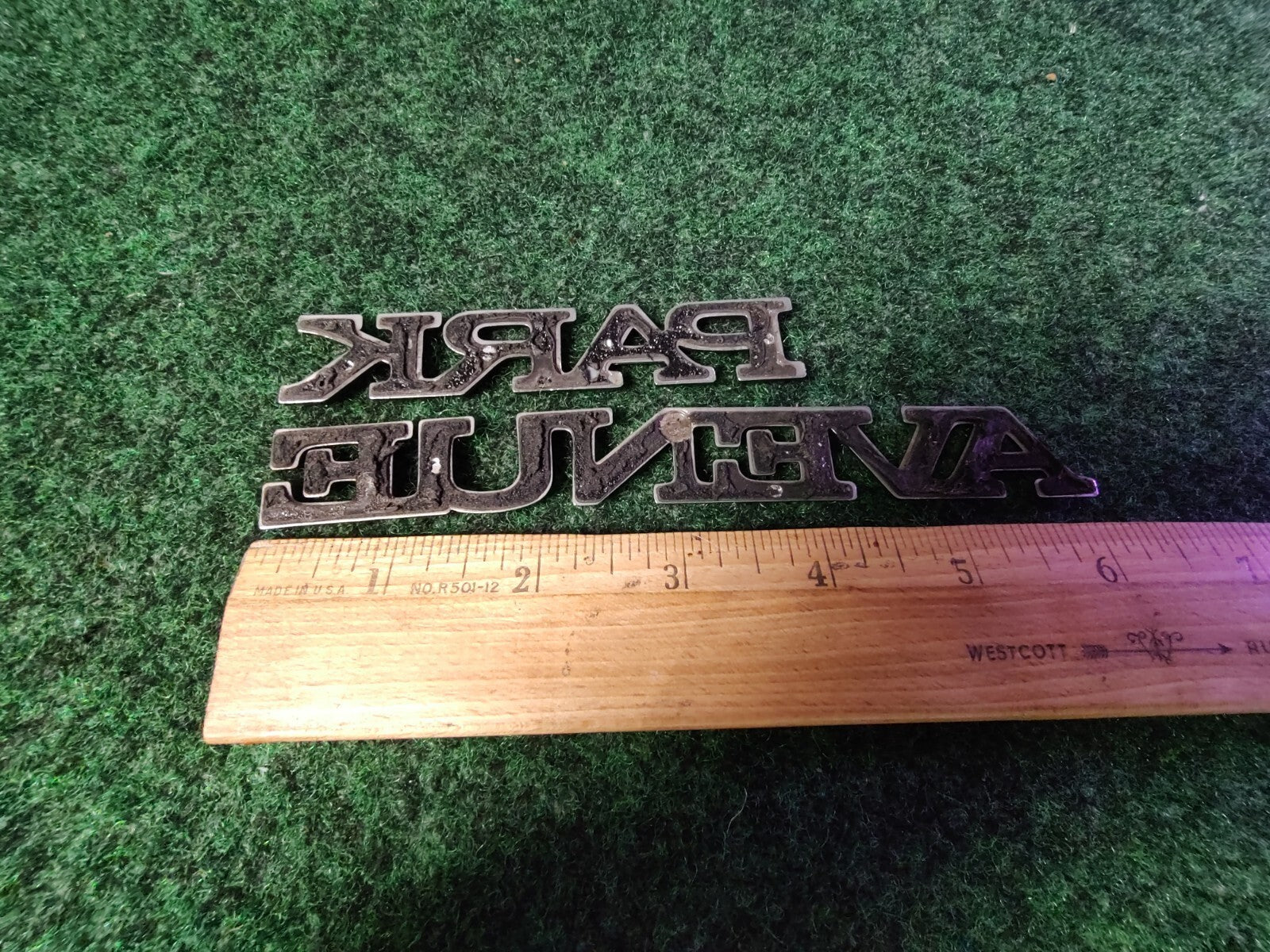 BUICK PARK AVENUE SIDE EMBLEM LOGO BADGE SYMBOL NAME PLATE BADGE USED 6S4