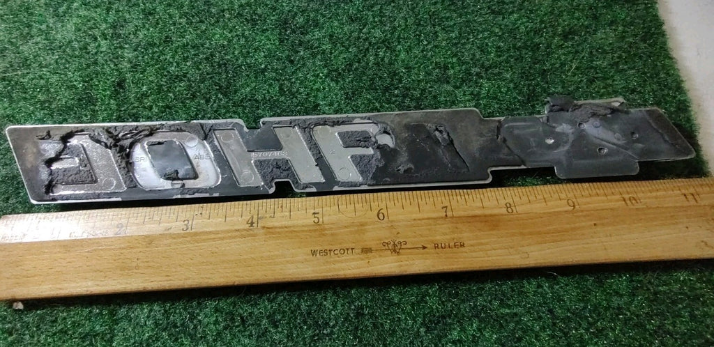 Chevy 2000-2006 Tahoe Front Door Tailgate Emblem Badge Logo Name 15707463 5S5