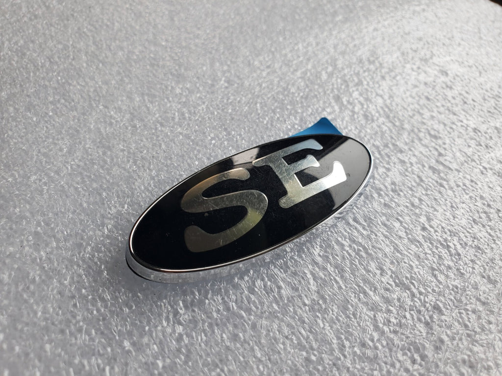 FORD MUSTANG SE CIRCA '98 REAR EMBLEM OEM 97BB F16098 2L2