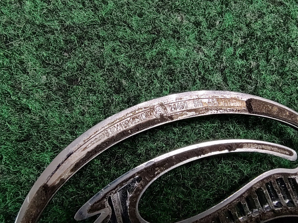 2000-2009 CHEVROLET IMPALA RIGHT SIDE QAURTER PANEL EMBLEM 10424490 3S7