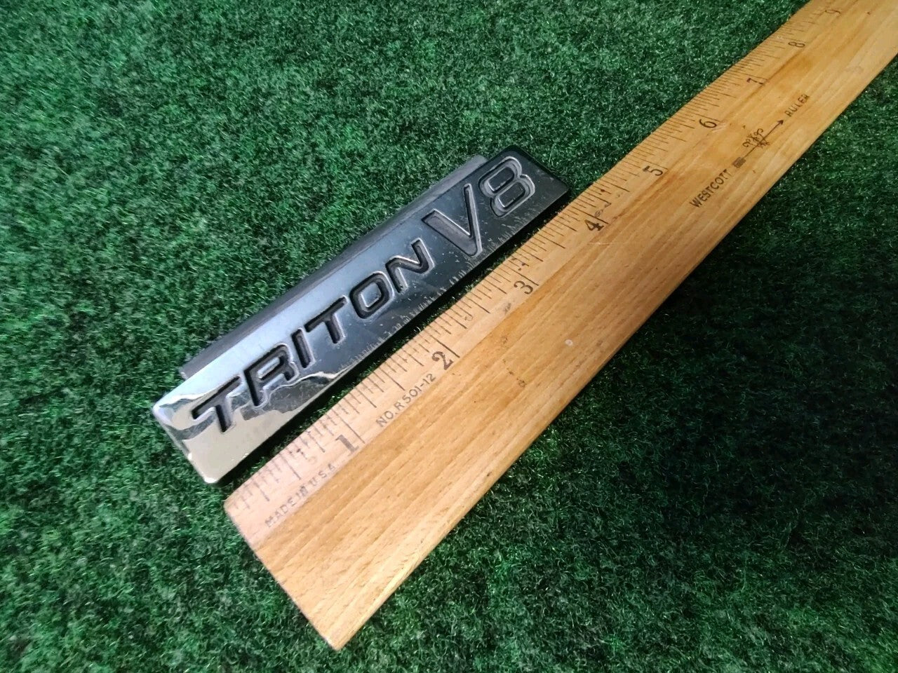 97 98 99 00 01 02 03 04 FORD F-150 TRITON V8 SIDE EMBLEM BADGE LOGO USED OEM 5S6