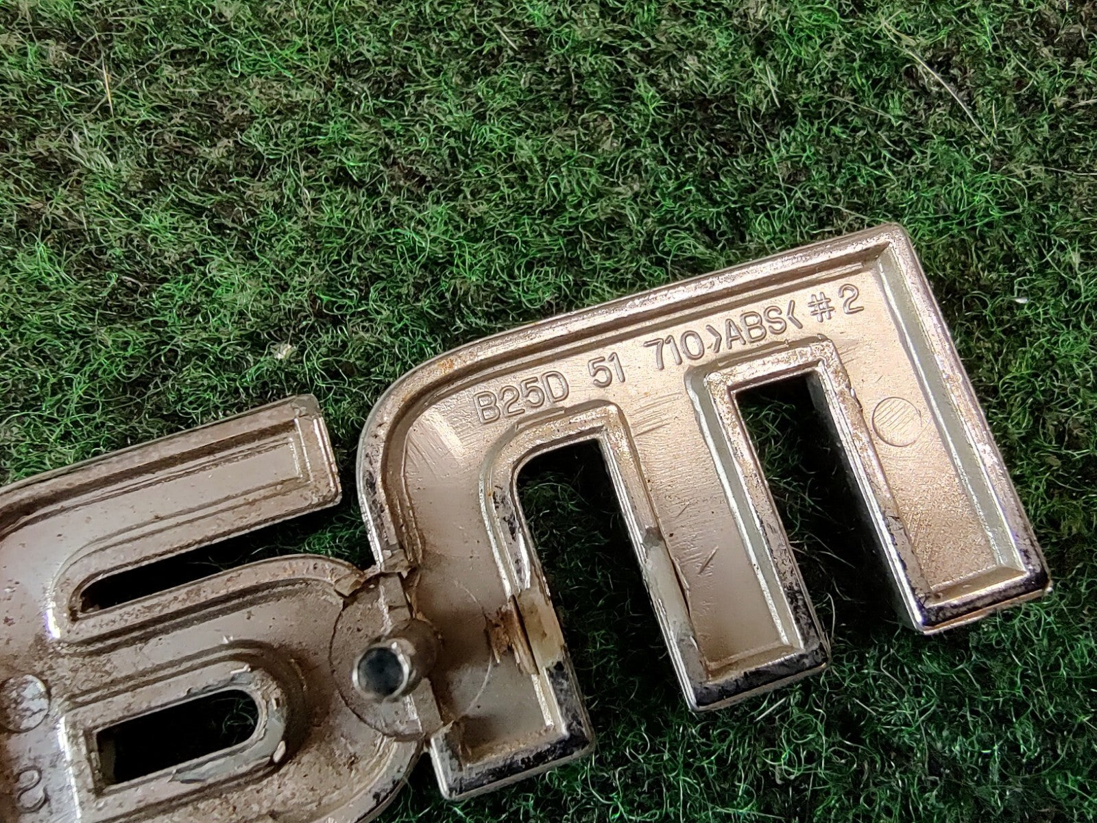 1999 00 2001 2002 2003 Mazda Protege Rear Trunk Nameplate Emblem B25D-51-710 2S5