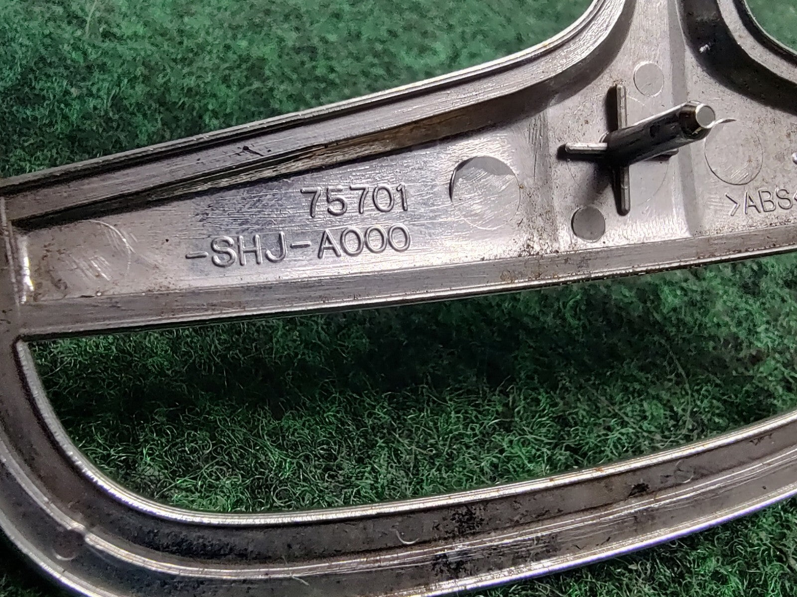 2005-2010 HONDA ODYSSEY REAR LIFTGATE EMBLEM LOGO SYMBOL 75701-SHJ-A000 OEM 1S7