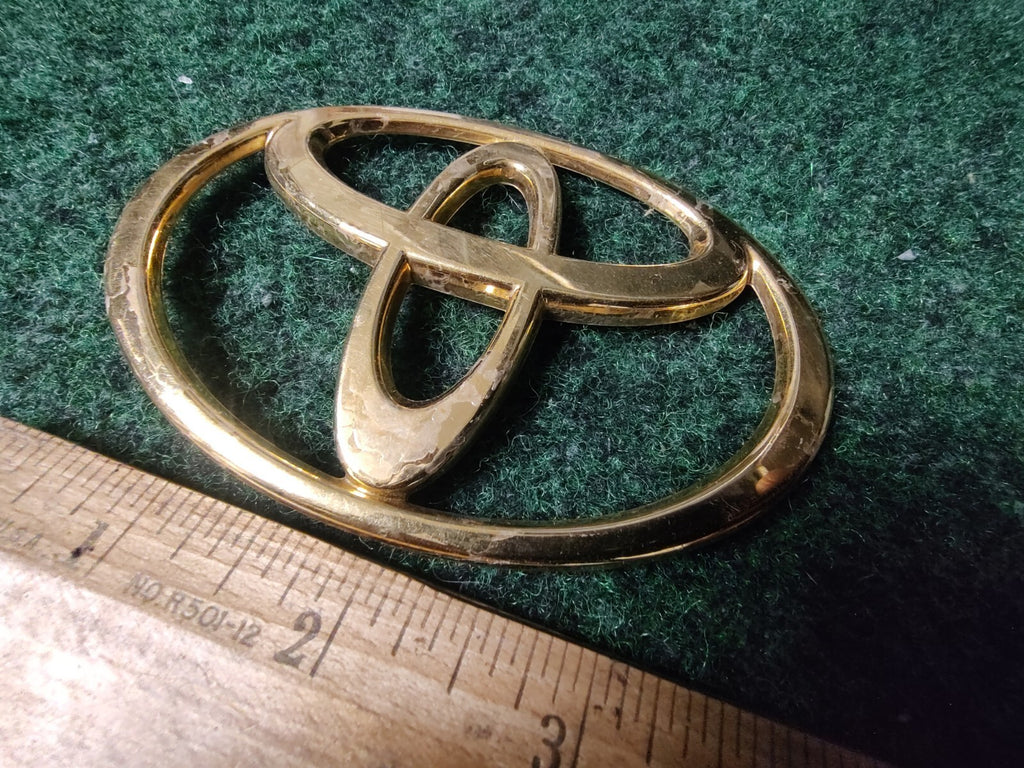 Toyota Chrome Emblem Logo Symbol Name Plate Gold See Measurements 4" 1S2