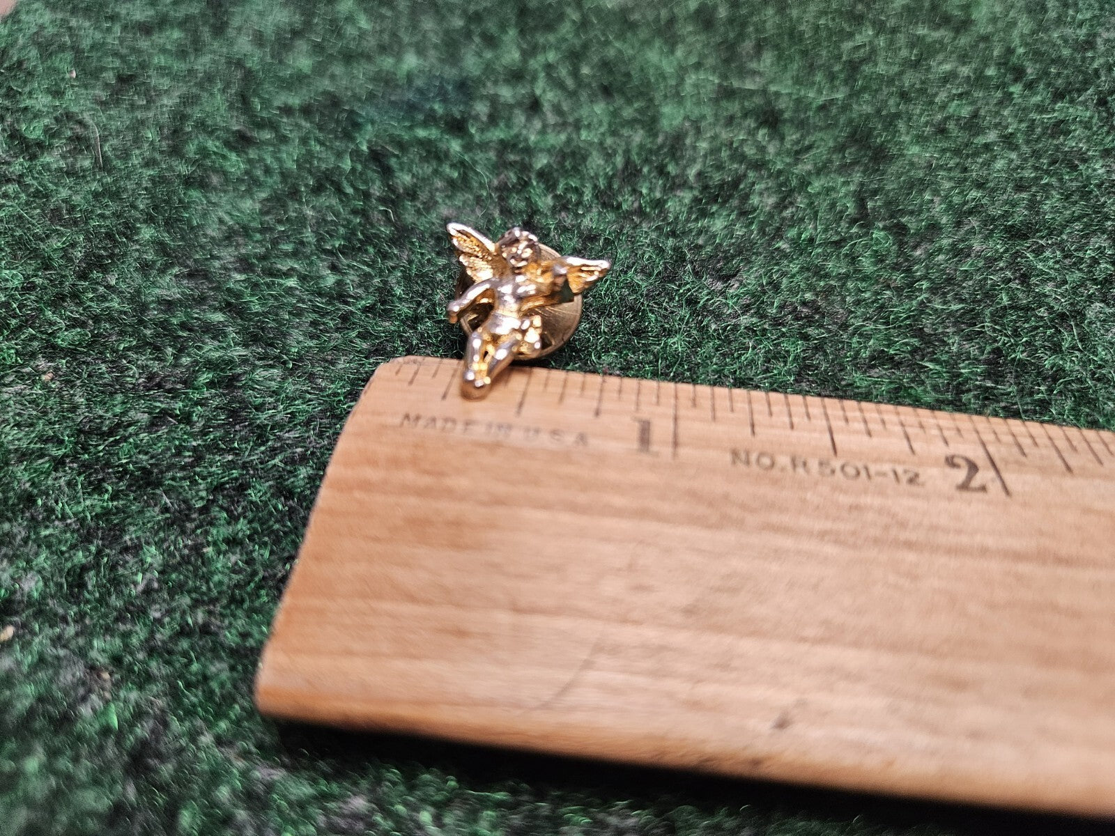 Guardian Angel Cherub Gold Tone Vintage Lapel Pin