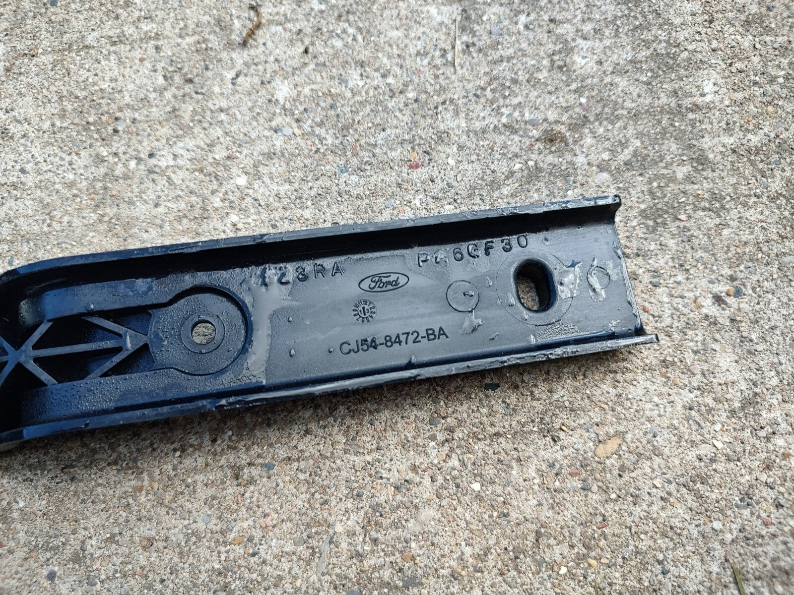 OEM Ford 2013-2016 Escape Radiator Support Air Guide Bracket CJ5Z-00810-B JT1