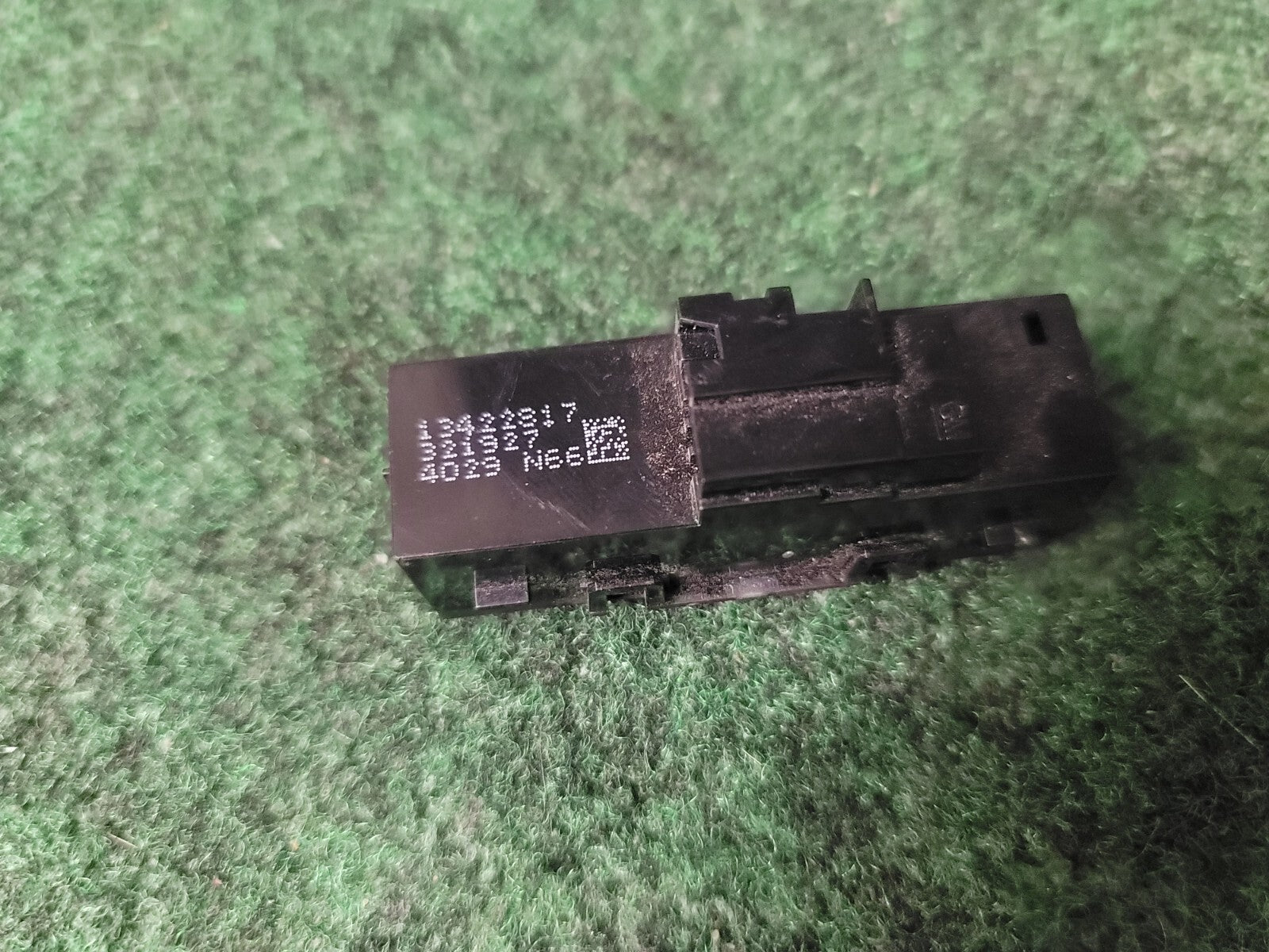 2024 CHEVROLET TRAX DASH PASSENGER ON OFF STATUS INDICATOR 13422817 OEM 3S9