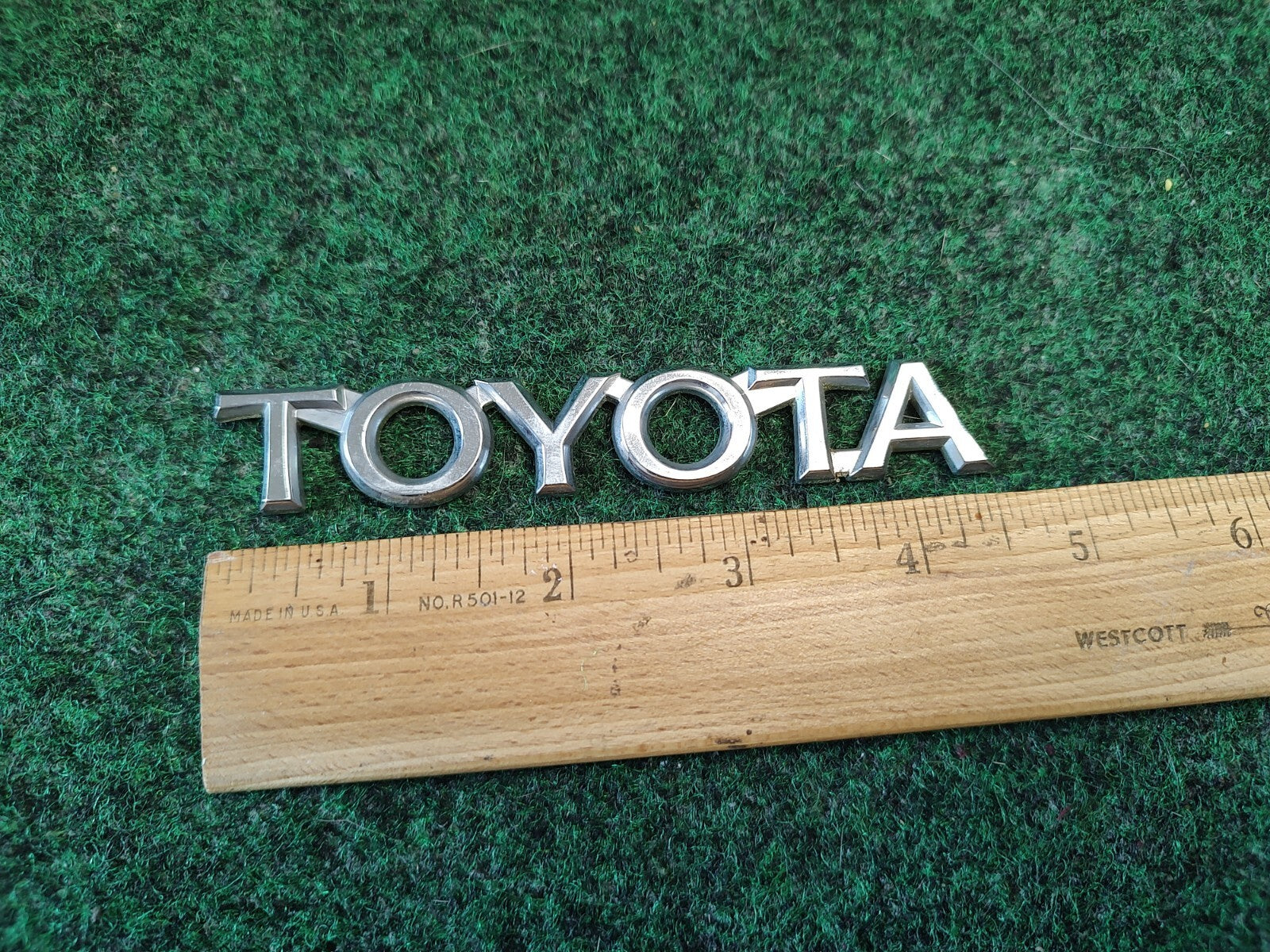 97-01 Toyota Camry Script Trunk Rear EMBLEM Badge OEM Nameplate 98 99 00 3S9