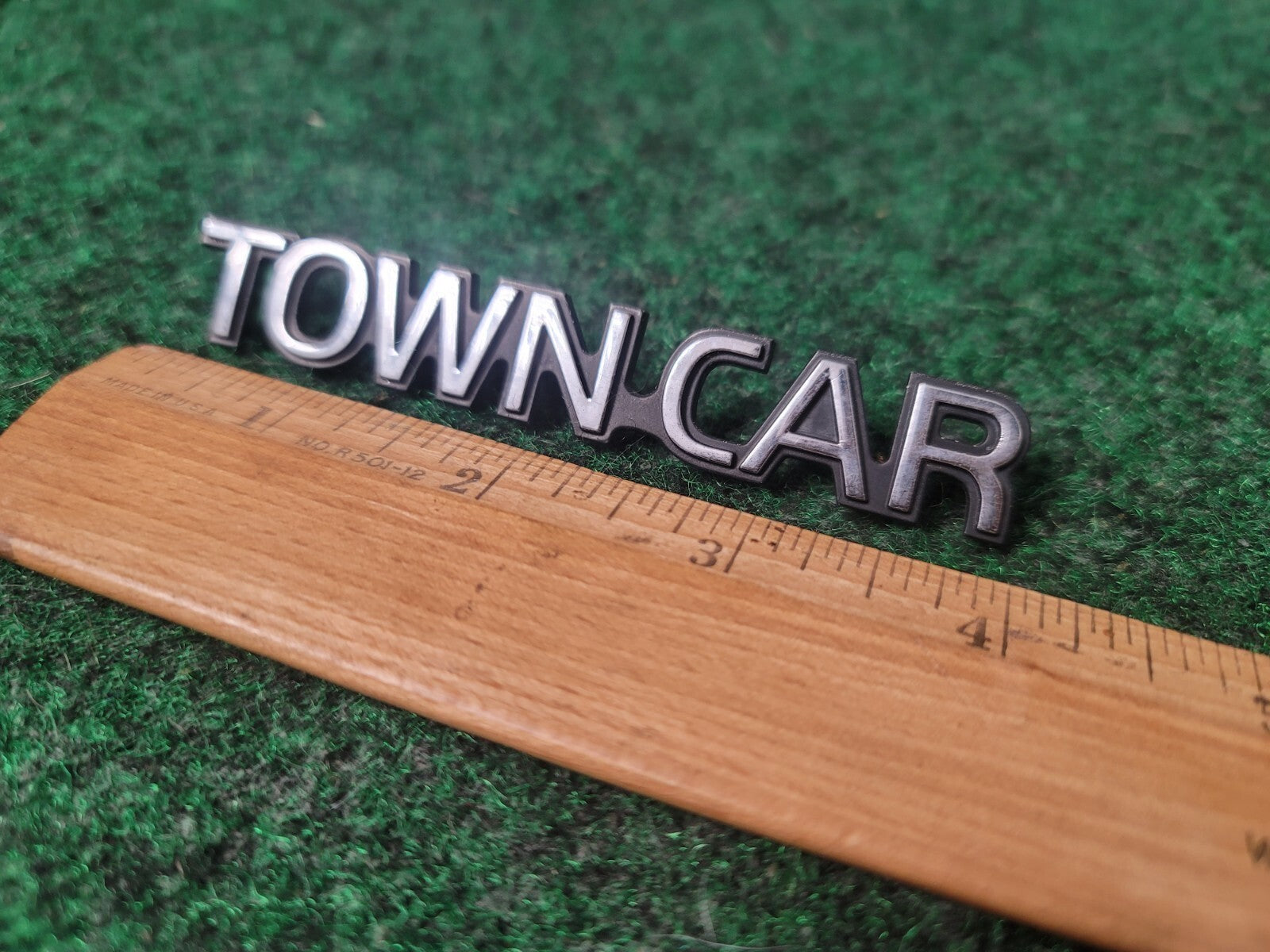 Lincoln OEM Town Car Chrome Plastic  Emblem Badge Logo Nameplate Name Plate 5S8