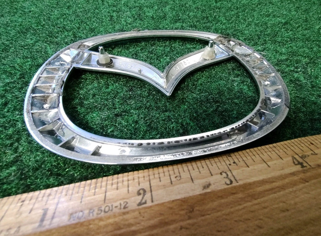 04 05 06 07 08 09 MAZDA 3  EMBLEM LOGO BADGE OEM BN8V-51-730 5S6